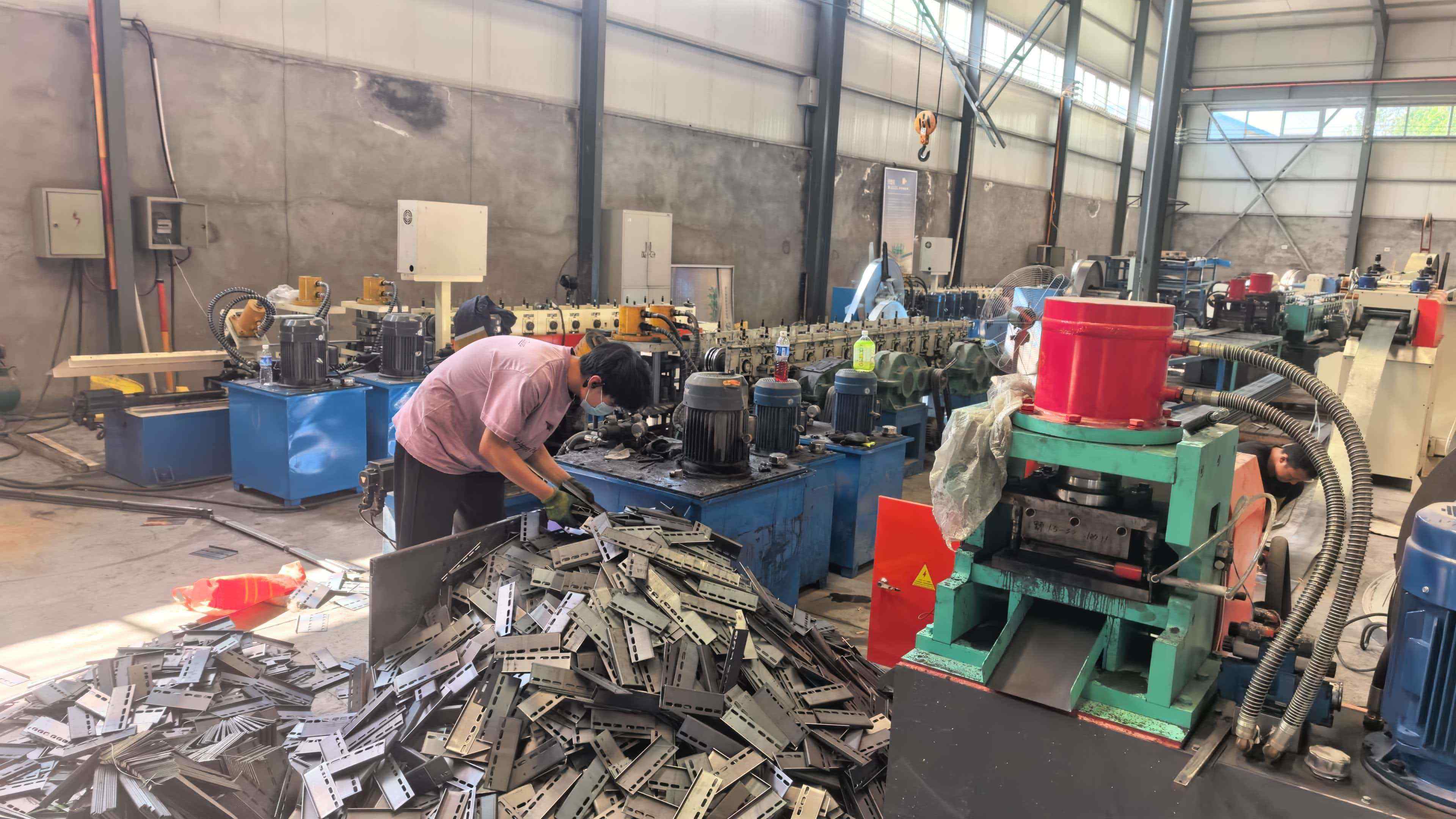 珠海市室外桥架锌铝镁桥架 - 厂家